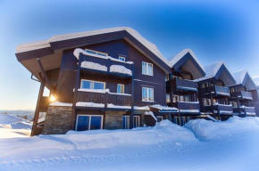 Central Stay with Balcony, Ideal for Small Family
